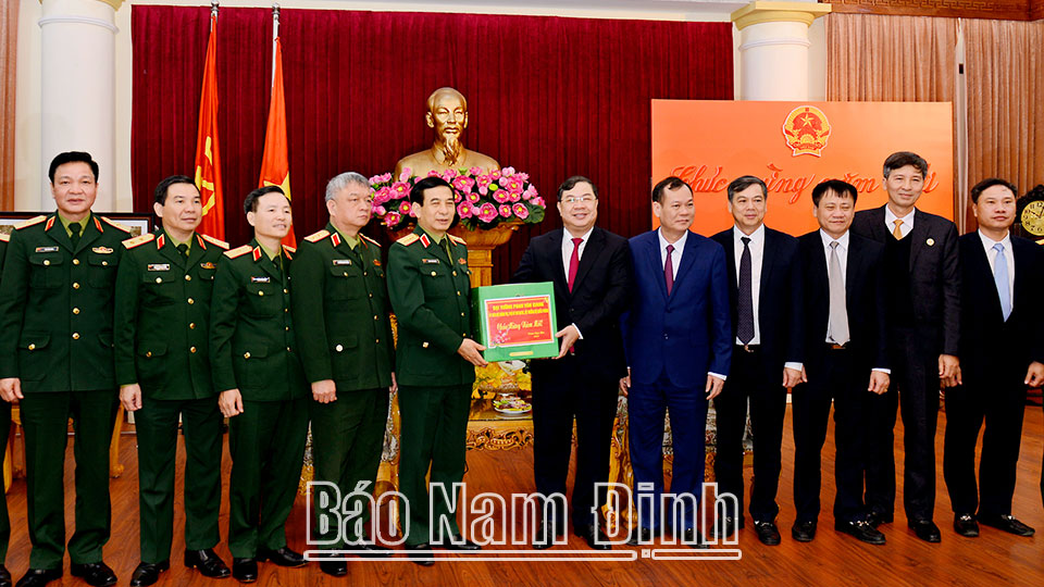 Đại tướng Phan Văn Giang, Ủy viên Bộ Chính trị, Bộ trưởng Bộ Quốc phòng về thăm và chúc Tết tỉnh Nam Định