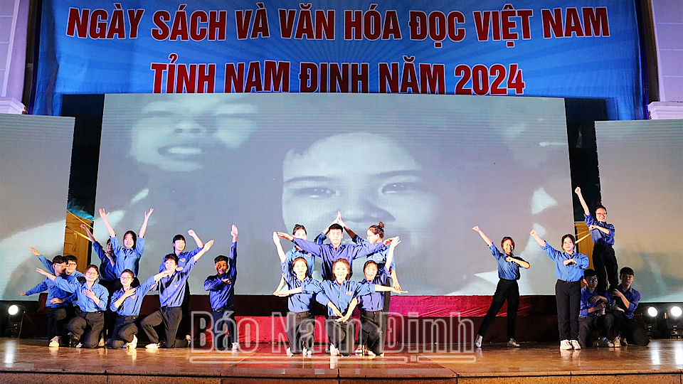 Giao lưu văn nghệ học đường nhân Ngày Sách và Văn hoá đọc Việt Nam tỉnh Nam Định năm 2024