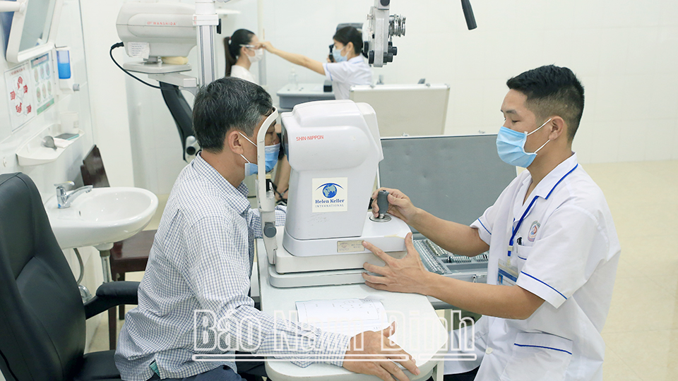 Bệnh viện Mắt Nam Định triển khai nhiều kỹ thuật mới, nâng cao chất lượng khám, chữa bệnh cho người có thẻ BHYT.