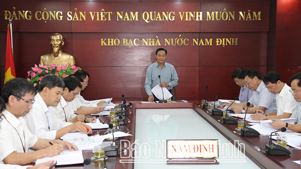 Đồng chí Nguyễn Phùng Hoan, Ủy viên Ban TVTU, Phó Chủ tịch Thường trực HĐND tỉnh phát biểu tại buổi giám sát.