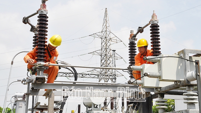 Đầu tư xây dựng hệ thống điện phục vụ hoạt động các khu, cụm công nghiệp