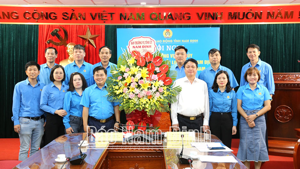 Gặp mặt Đoàn đại biểu tham dự Đại hội Công đoàn Việt Nam lần thứ XIII