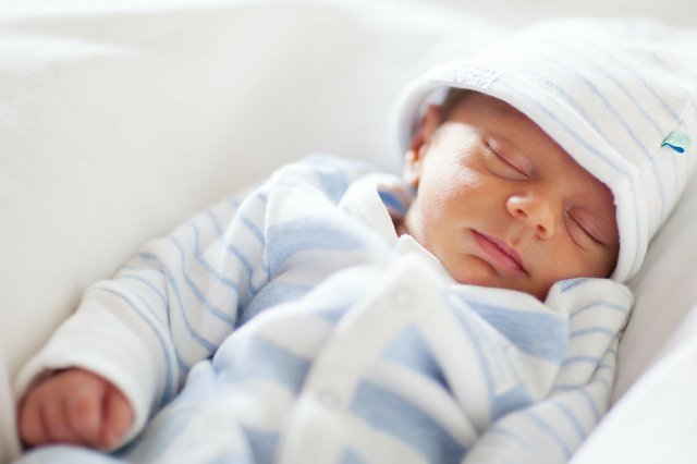 6 cách bảo vệ trẻ sơ sinh khi trời lạnh