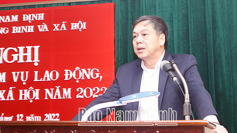 Đồng chí Trần Lê Đoài, TUV, Phó Chủ tịch UBND tỉnh phát biểu chỉ đạo tại hội nghị.
