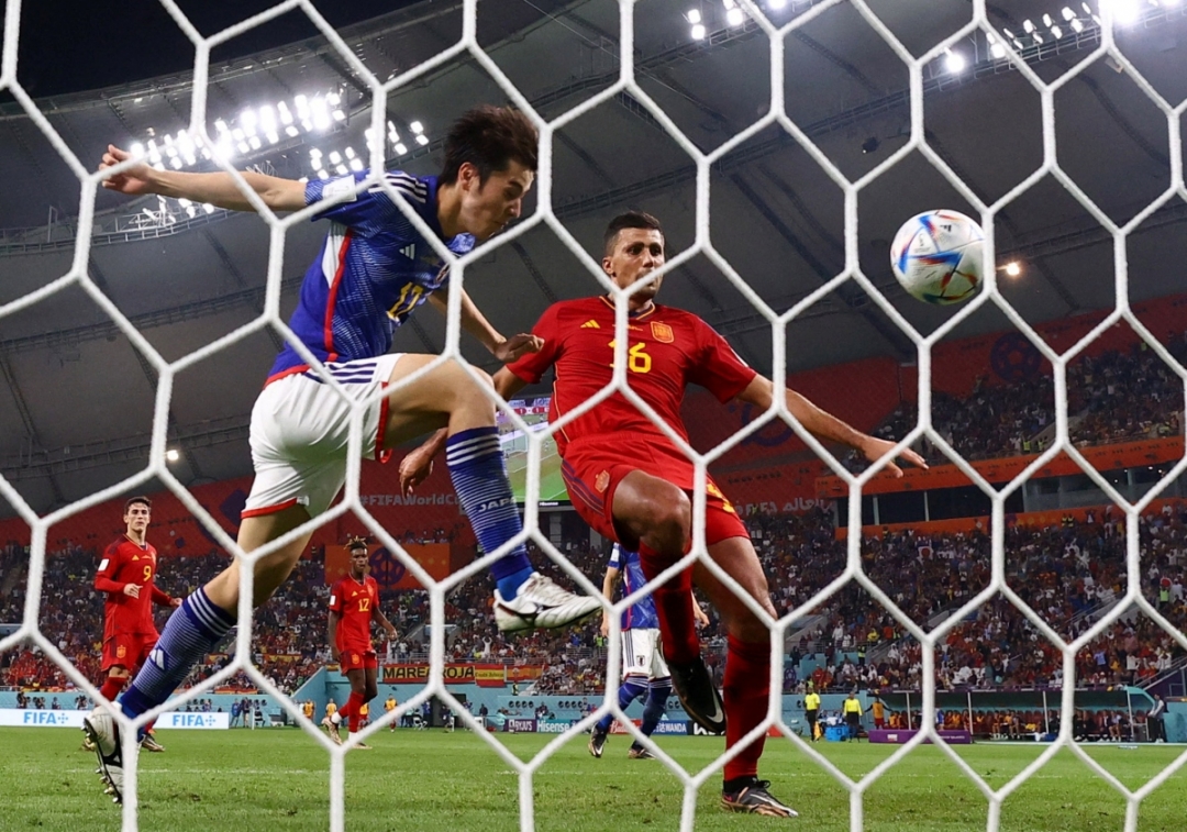 Ao Tanaka ghi bàn thắng quyết định giúp Nhật Bản thắng Tây Ban Nha 2-1.