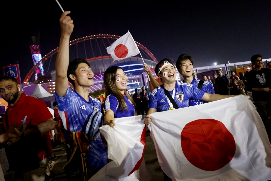 Người hâm mộ Nhật Bản ngất ngay vì chiến tích của đội nhà. 