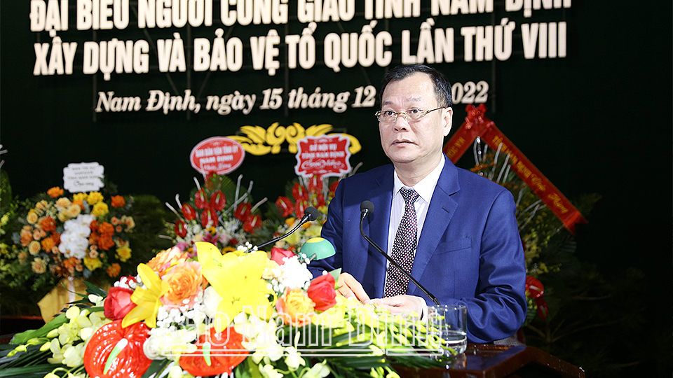 Đồng chí Lê Quốc Chỉnh, Phó Bí thư Thường trực Tỉnh ủy, Chủ tịch HĐND tỉnh, Trưởng đoàn Đoàn đại biểu Quốc hội tỉnh phát biểu tại Đại hội.