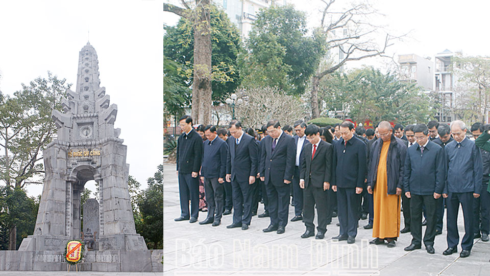 Các đồng chí lãnh đạo tỉnh và thành phố Nam Định dâng hương, đặt vòng hoa tưởng nhớ công lao các Anh hùng Liệt sĩ tại Đài tưởng niệm các Anh hùng Liệt sĩ tỉnh.