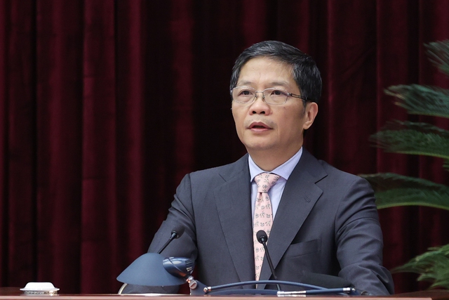 Trưởng ban Kinh tế Trung ương Trần Tuấn Anh trình bày báo cáo về một số nội dung chủ yếu của Nghị quyết số 30-NQ/TW. 

Ảnh: VGP/Nhật Bắc