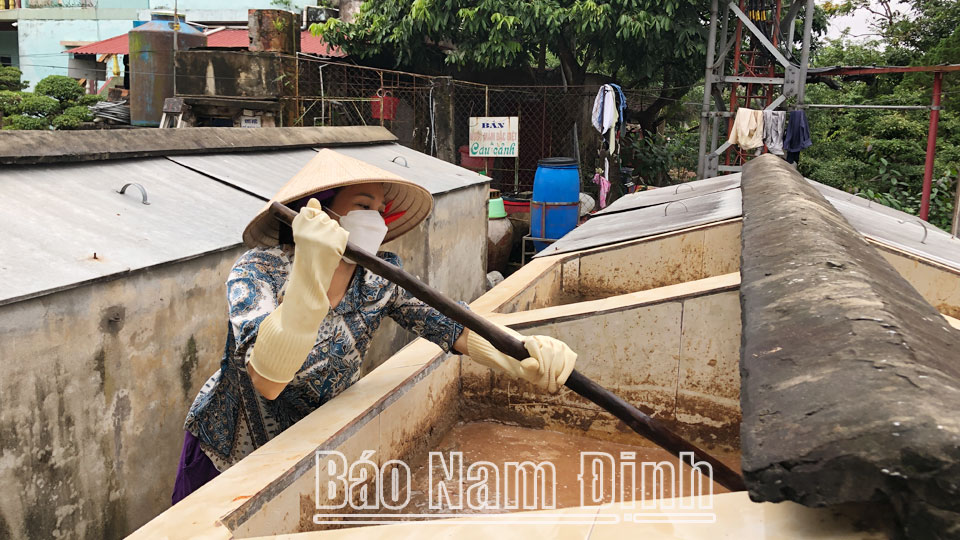 Cơ sở sản xuất nước mắm Lạch Giang của chị Phạm Hồng Mịn, xóm 5, xã Phúc Thắng được công nhận sản phẩm OCOP 3 sao từ năm 2020.