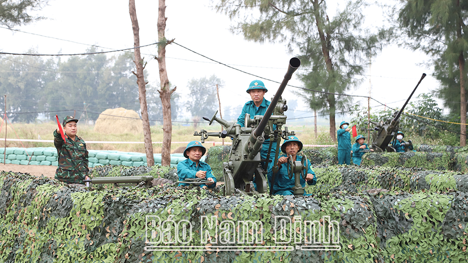 Đại đội pháo 37mm (Bộ CHQS tỉnh) huấn luyện sẵn sàng chiến đấu. 
Bài và ảnh: Hoàng Tuấn