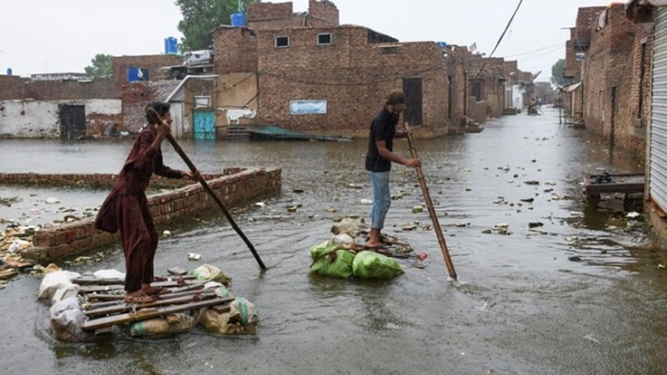 Năm 2022, Pakistan gánh chịu những trận mưa lớn kéo dài suốt 5 tháng, dẫn đến đợt lũ lụt thảm khốc nhất trong lịch sử nước này. 
Ảnh: Reuters 