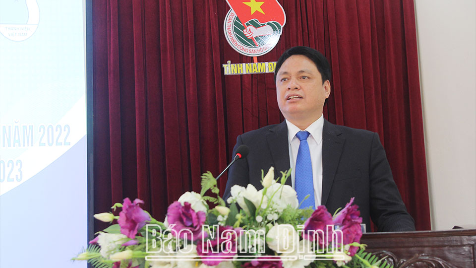 Đồng chí Trần Minh Thắng, Ủy viên Ban TVTU, Trưởng Ban Dân vận Tỉnh ủy phát biểu tại hội nghị
