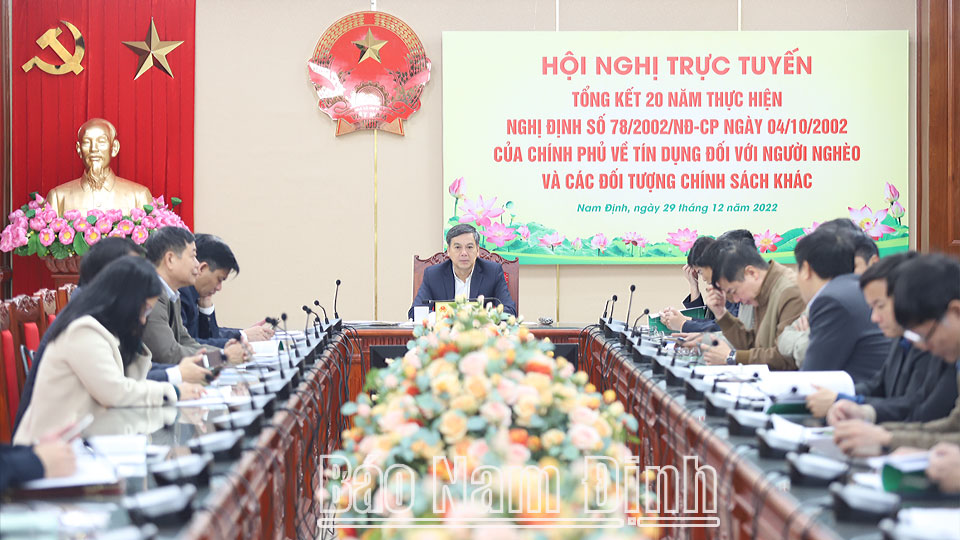 Các đồng chí TUV: Trần Lê Đoài, Phó Chủ tịch UBND tỉnh, Trưởng Ban đại diện HĐQT Ngân hàng Chính sách xã hội tỉnh và các đại biểu dự hội nghị tại điểm cầu Nam Định.