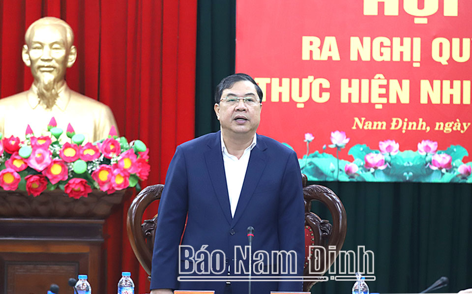 Đồng chí Phạm Gia Túc, Ủy viên BCH Trung ương Đảng, Bí thư Tỉnh ủy, Bí thư ĐUQS tỉnh phát biểu kết luận hội nghị. 