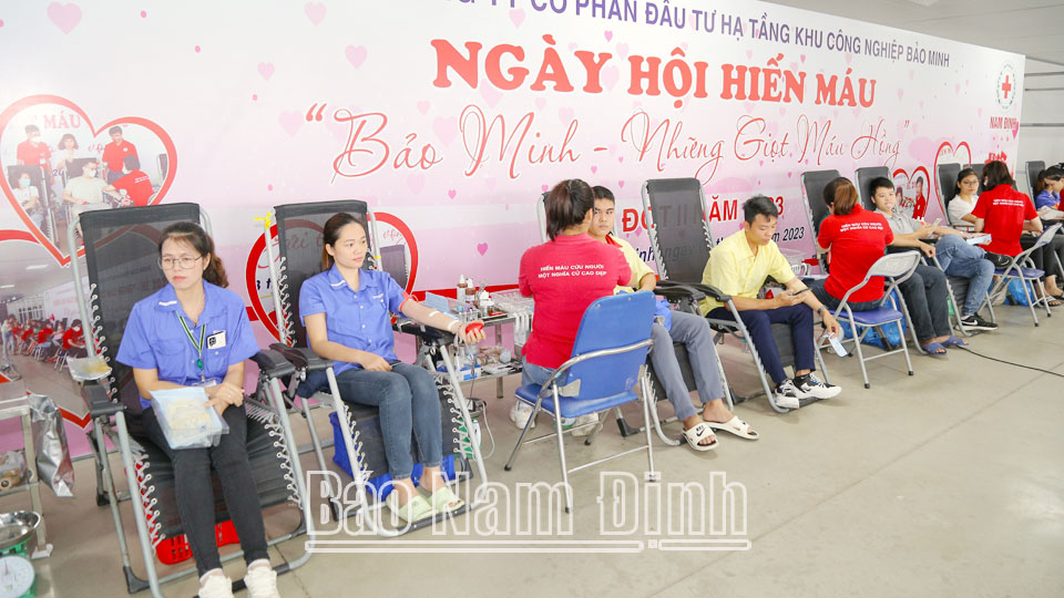 Lan tỏa phong trào hiến máu tình nguyện
trong công nhân lao động