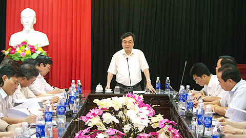 Đồng chí Chủ tịch UBND tỉnh làm việc với các huyện Ý Yên, Vụ Bản, Mỹ Lộc