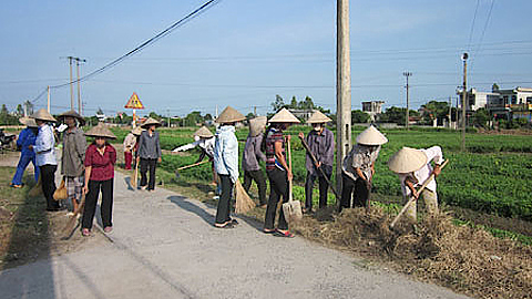 Nông dân xã Nam Phong chung tay giữ gìn môi trường sống