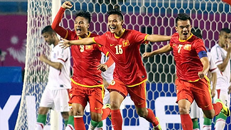 Bóng đá Việt Nam: Một năm của những vui buồn