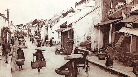 Triển lãm ảnh chân thực về phố Hà Nội xưa