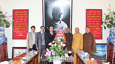 Đồng chí Bí thư Tỉnh ủy Phạm Hồng Hà thăm, chúc Tết Giáo hội Phật giáo tỉnh