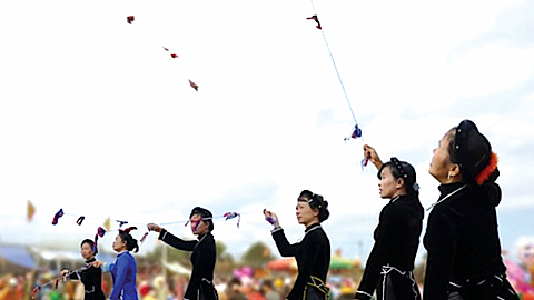 Hội Xuân dân tộc Tết Ất Mùi 2015 tại Làng Văn hóa - Du lịch các dân tộc Việt Nam