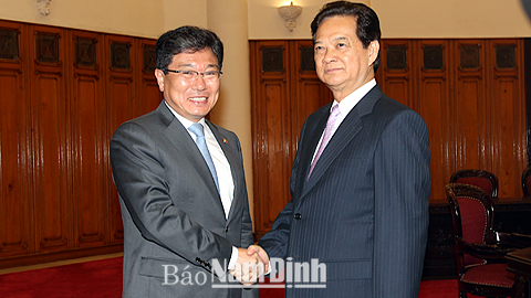 Thủ tướng Nguyễn Tấn Dũng tiếp Bộ trưởng Bộ Thương mại, Công nghiệp và Năng lượng Hàn Quốc