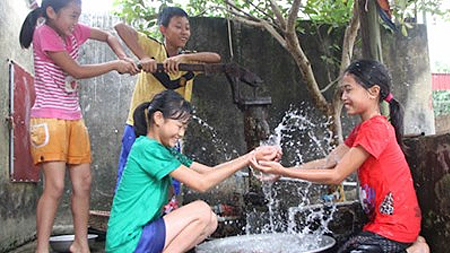 Tiền Giang: Mở 70 vòi nước miễn phí cứu khát cho dân nghèo