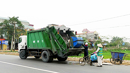 Nghị quyết về việc quy định mức thu phí vệ sinh (rác thải sinh hoạt) trên địa bàn tỉnh Nam Định