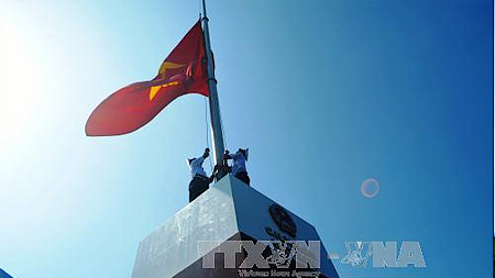 Quảng Ninh: Khánh thành cột cờ chủ quyền Tổ quốc tại đảo tiền tiêu vùng Đông Bắc