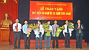 Thành ủy Nam Định trao Huy hiệu Đảng đợt 7-11-2015