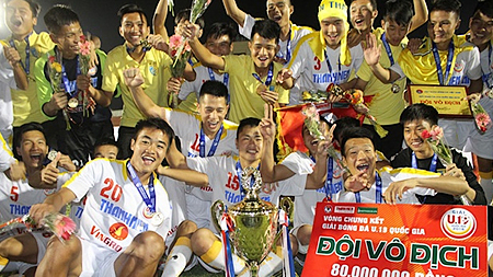 Đội U19 Hà Nội T&amp;T vô địch Giải U19 quốc gia 2016
