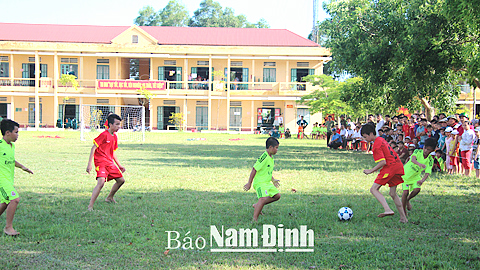 Rèn luyện thể thao, nâng cao sức khoẻ nhân dân ở Nam Vân