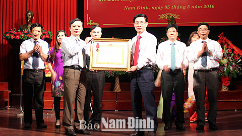Sở Công thương kỷ niệm 65 năm Ngày truyền thống  và đón nhận Huân chương Lao động hạng Nhì