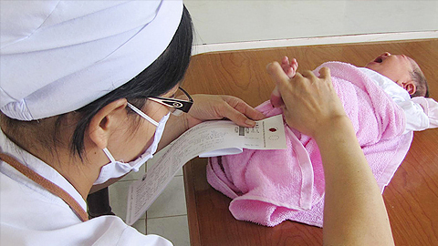 Hà Nội: Sàng lọc phát hiện 35 loại bệnh cho trẻ sơ sinh