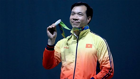 Hoàng Xuân Vinh tiếp tục đoạt huy chương bạc Olympic Rio môn súng ngắn 50 m
