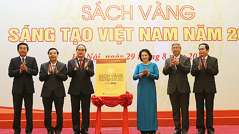 Chủ tịch Quốc hội Nguyễn Thị Kim Ngân dự Lễ công bố &quot;Sách vàng Sáng tạo Việt Nam 2016&quot;