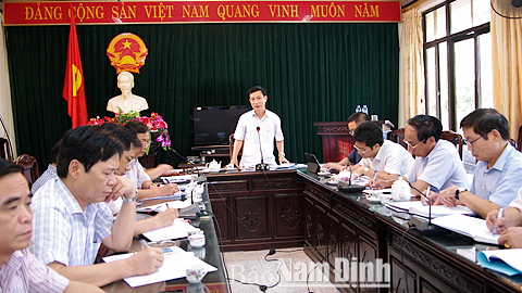Đồng chí Chủ tịch UBND tỉnh làm việc với huyện Nghĩa Hưng