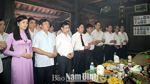 Lễ dâng hương tưởng niệm các vị Vua Trần, Anh hùng dân tộc Trần Hưng Đạo và Cố Tổng Bí thư Trường Chinh