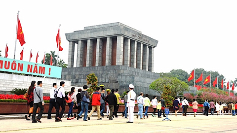 Lăng Chủ tịch Hồ Chí Minh mở cửa trở lại từ 6-12