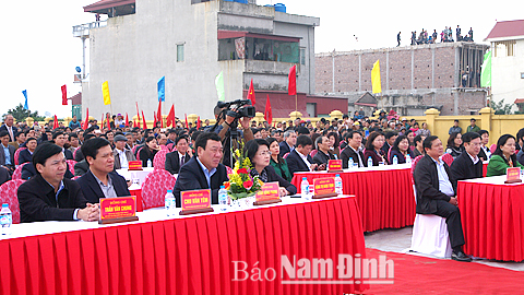 Phó Chủ tịch nước Đặng Thị Ngọc Thịnh dự &quot;Ngày hội xuống đồng - xây dựng nông thôn mới&quot;