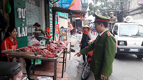 Thành phố Nam Định ra quân lập lại trật tự đô thị, an toàn giao thông