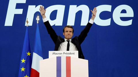 Bầu cử Pháp: Ứng cử viên 39 tuổi Em-ma-nu-en Mác-công dẫn đầu vòng 1