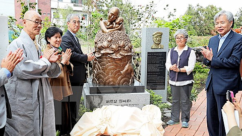 Khánh thành tượng đài "Xin lỗi Việt Nam" tại Hàn Quốc