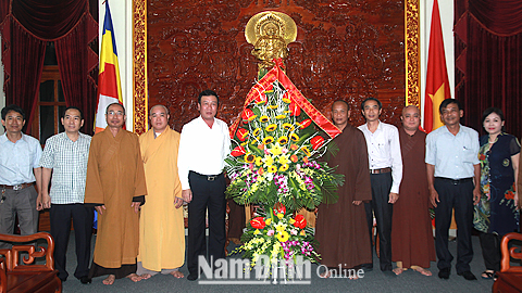 Đồng chí Bí thư Tỉnh ủy thăm, chúc mừng Giáo hội Phật giáo tỉnh nhân Lễ Phật đản