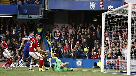 Thắng Middlesbrough 3-0, Chelsea tiến sát ngôi vô địch