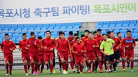 U20 Việt Nam tập nhẹ trong buổi đầu tại Hàn Quốc