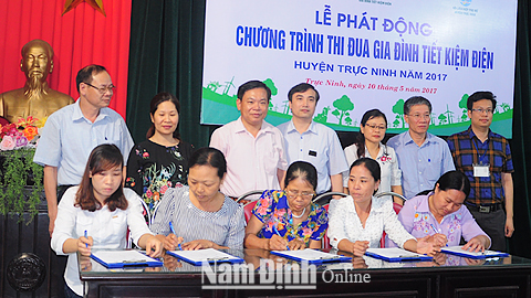 Phát động chương trình thi đua "Gia đình tiết kiệm điện" của huyện Trực Ninh