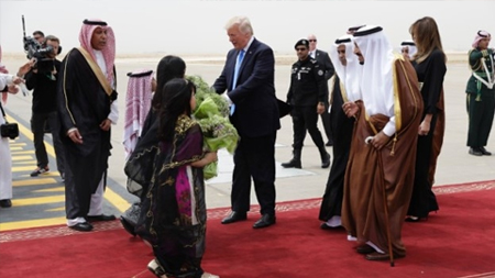 Tổng thống Trump bắt đầu chuyến công du nước ngoài đầu tiên