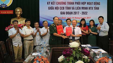 Ký kết chương trình phối hợp hoạt động giữa Liên minh Hợp tác xã tỉnh và Ban Thi đua - Khen thưởng tỉnh